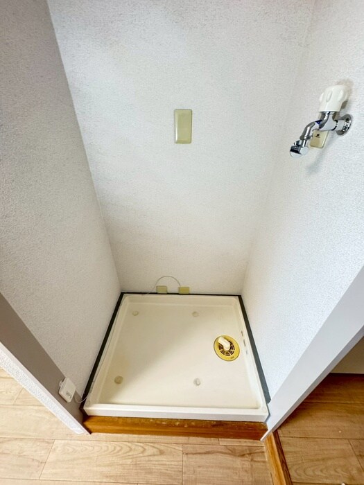 物件内観写真12　(洗濯機置場)