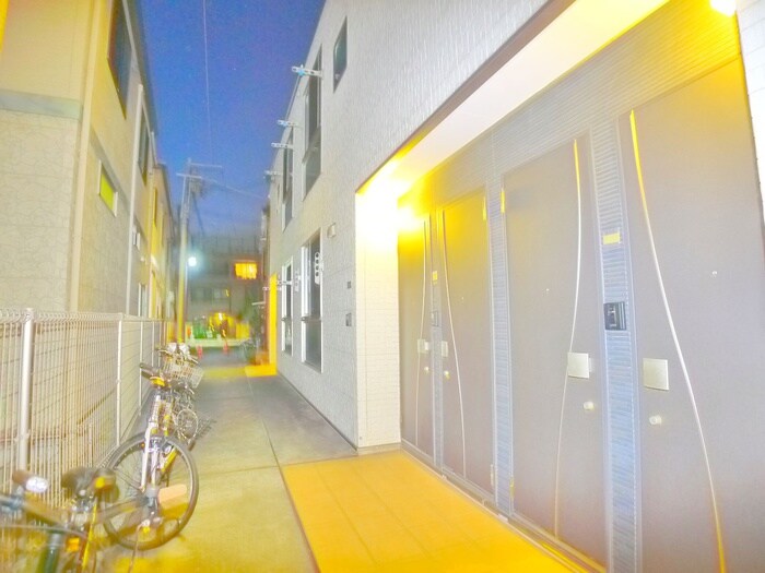 物件外観写真2　(駐輪場)