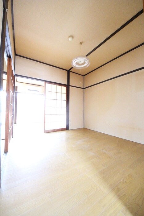 物件内観写真10　(居室)