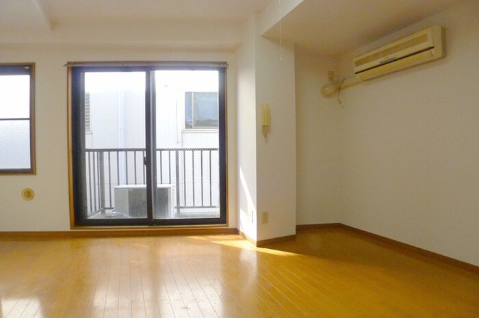 物件内観写真10　(室内からの展望)