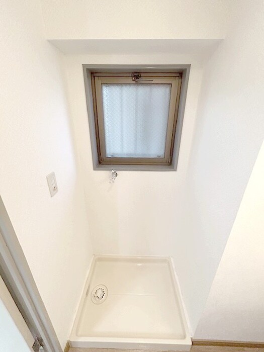 物件内観写真15　(洗濯機置場)