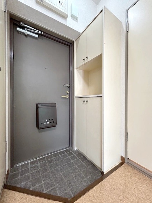 物件内観写真17　(玄関)
