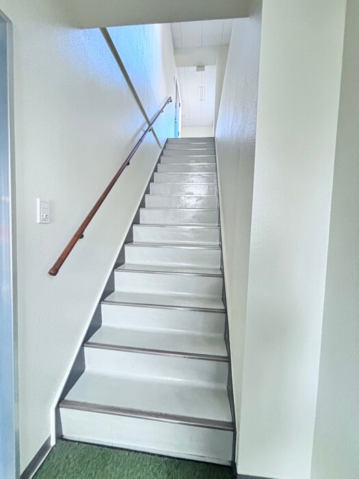 物件外観写真4　(エントランス部分)