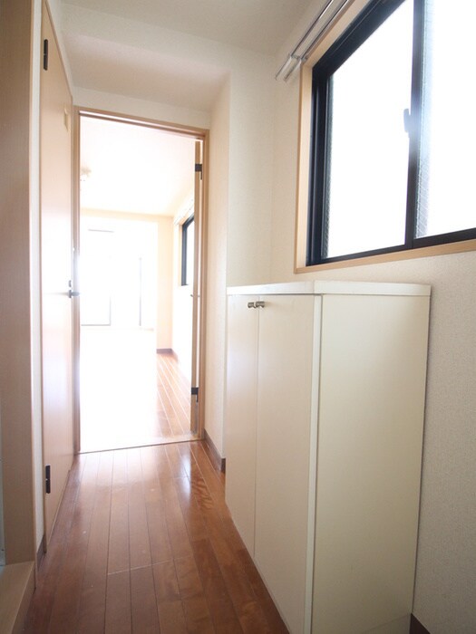 物件内観写真18　(廊下)