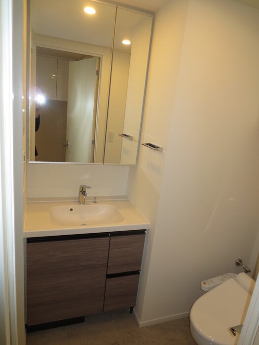 物件内観写真12　(洗面)