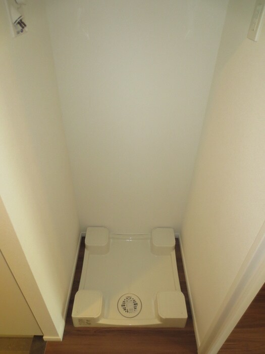 物件内観写真13　(洗濯機置場)