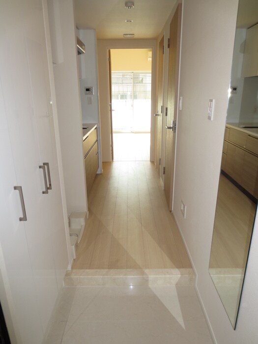 物件内観写真16　(廊下)