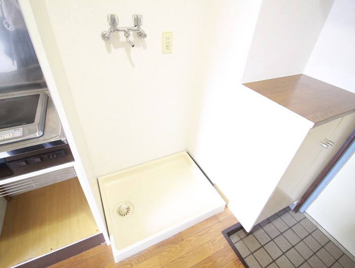 物件内観写真13　(洗濯機置場)