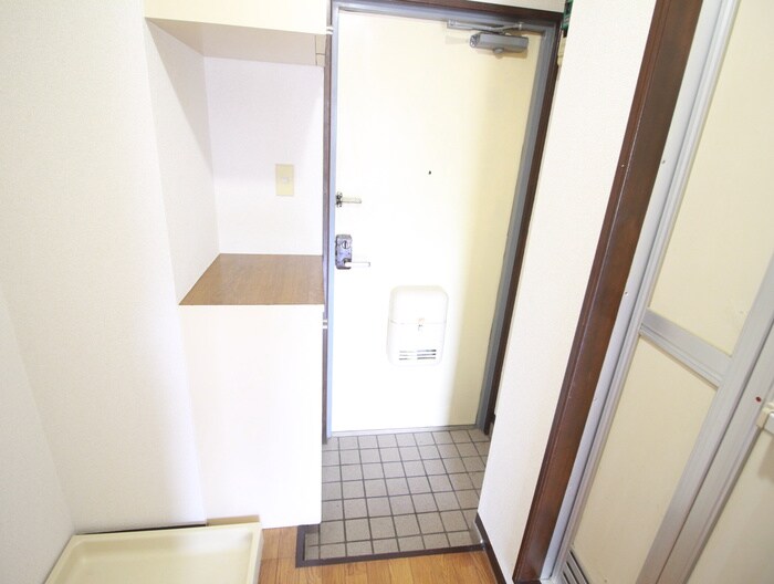 物件内観写真15　(玄関)