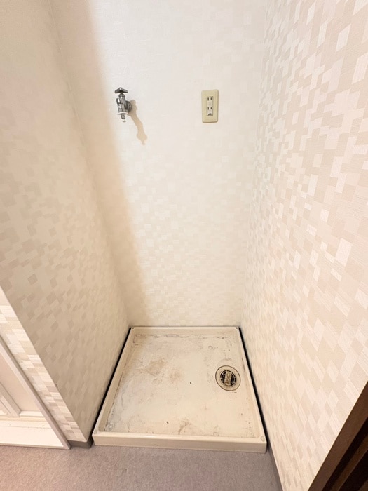 物件内観写真12　(洗濯機置場)