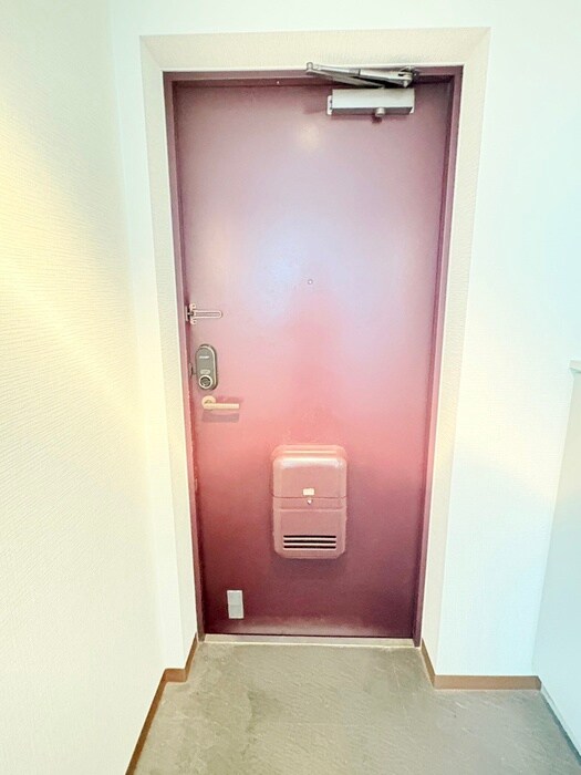 物件内観写真14　(玄関)