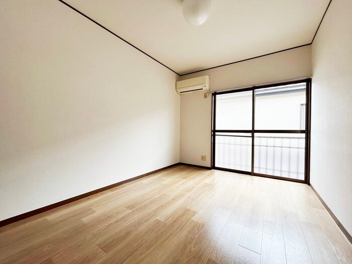 物件内観写真9　(居室)