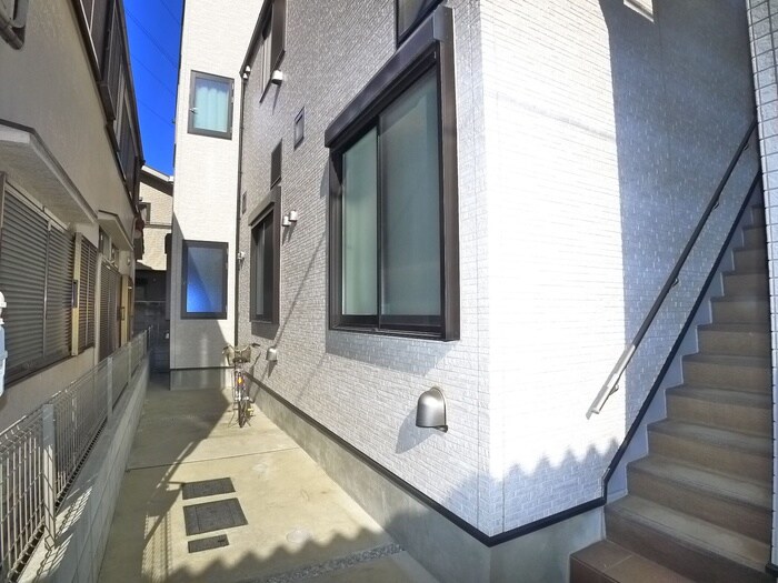 物件外観写真3　(駐輪場)