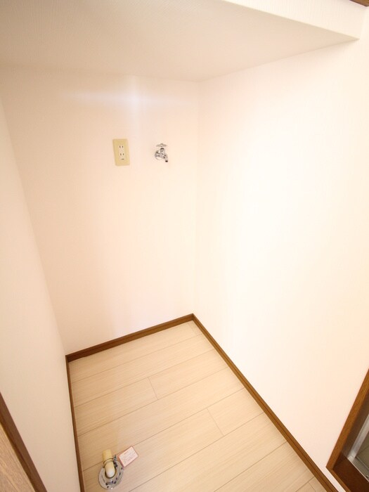 物件内観写真13　(洗濯機置場)
