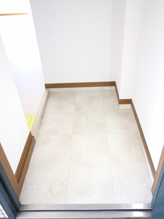 物件内観写真15　(玄関)