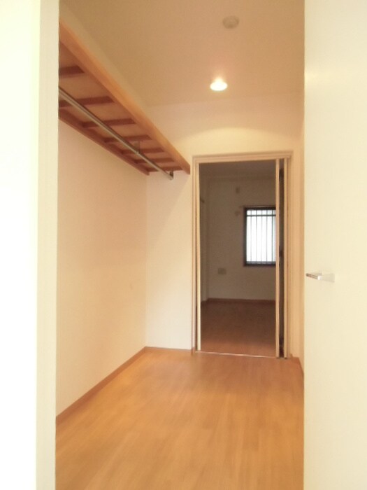 物件内観写真10　(収納)