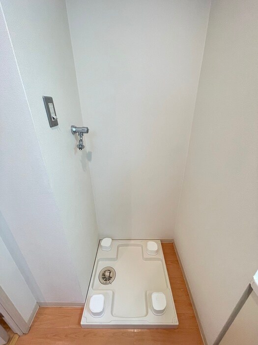 物件内観写真16　(洗濯機置場)