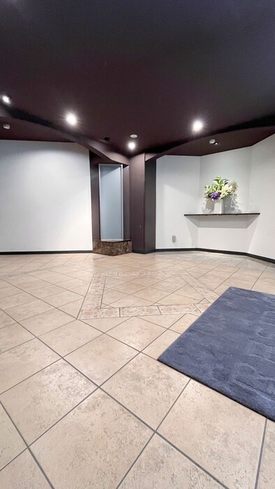 物件外観写真5　(エントランス部分)