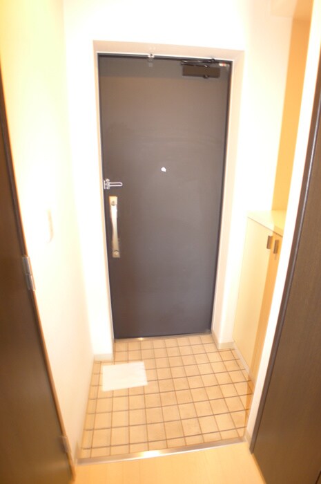 物件内観写真16　(玄関)