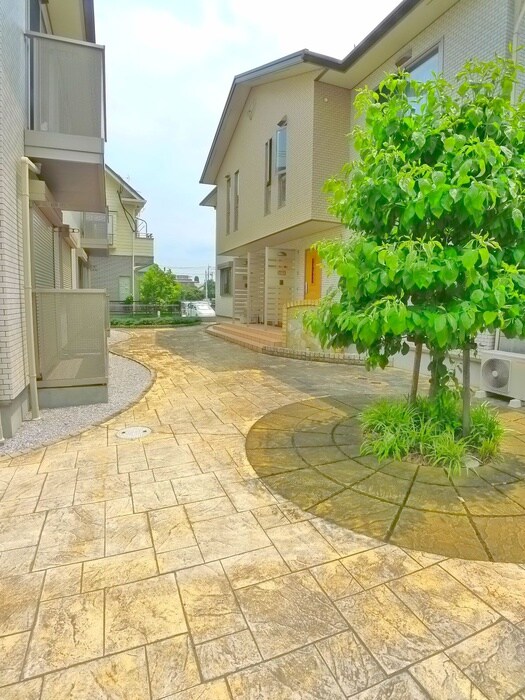 物件外観写真5　(エントランス部分)