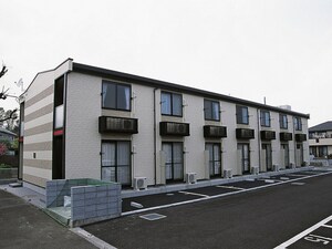 レオパレスラフィネⅡ外観写真