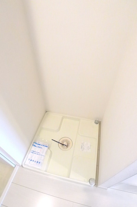 物件内観写真16　(洗濯機置場)