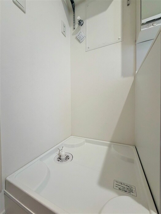 物件内観写真14　(洗濯機置場)