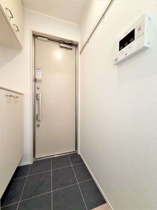 物件内観写真15　(玄関)