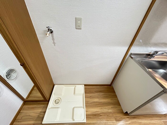 物件内観写真17　(洗濯機置場)