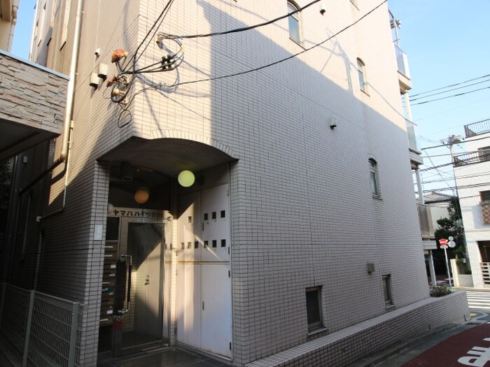 物件外観写真5　(エントランス部分)