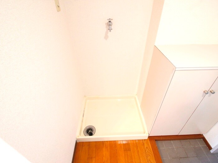 物件内観写真15　(洗濯機置場)