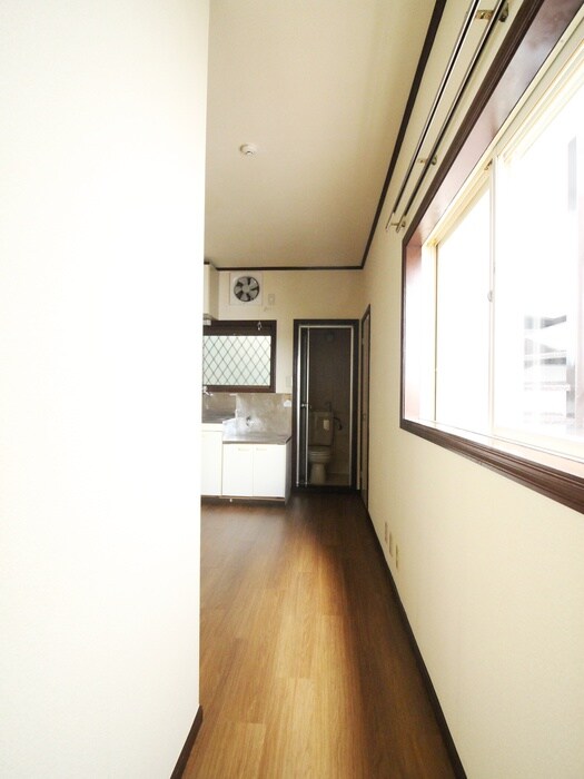 物件内観写真12　(玄関)