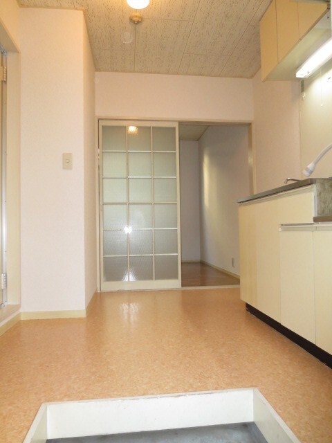 物件内観写真12　(玄関)