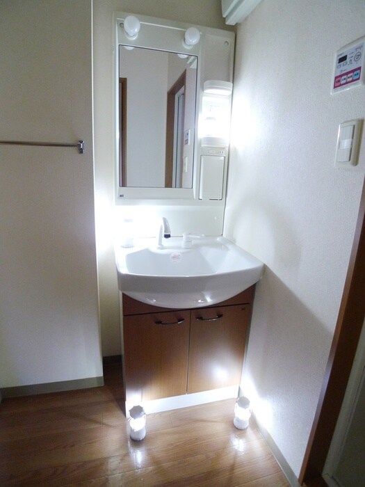 物件内観写真9　(洗面)