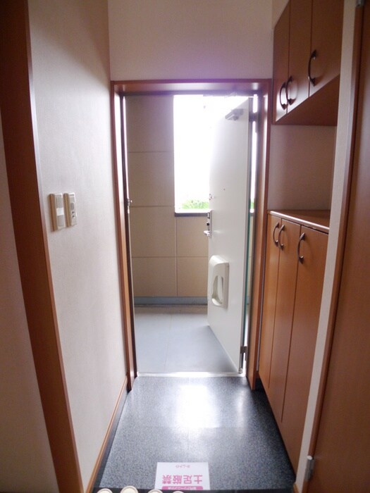 物件内観写真14　(玄関)