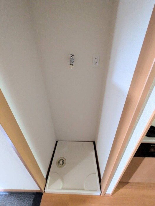 物件内観写真17　(洗濯機置場)