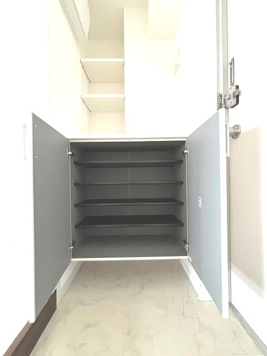 物件内観写真12　(靴箱)