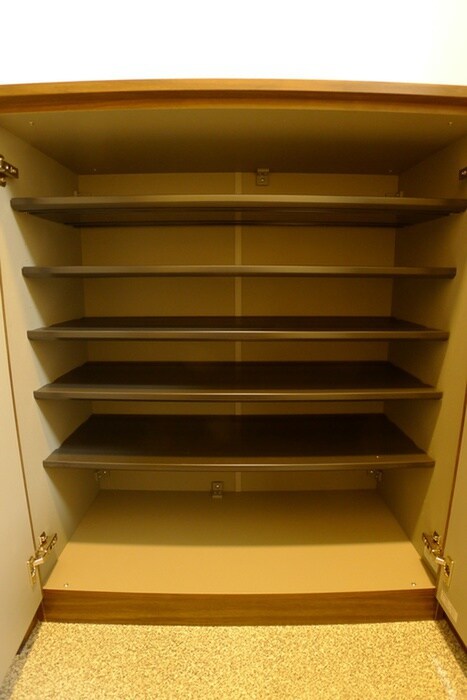 物件内観写真15　(靴箱)