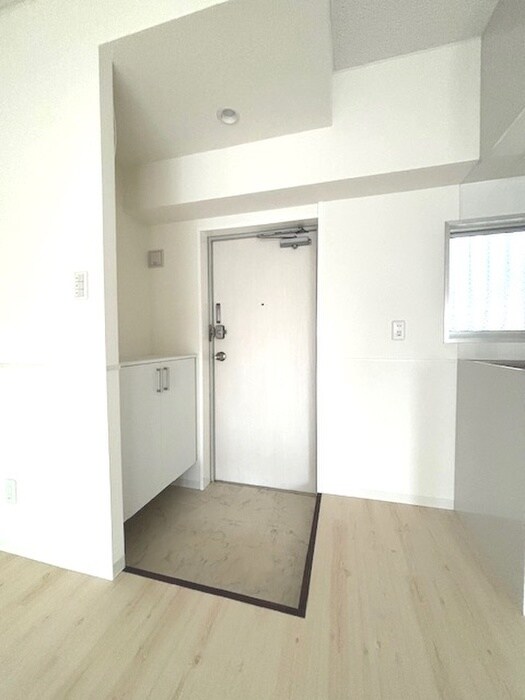 物件内観写真15　(玄関)