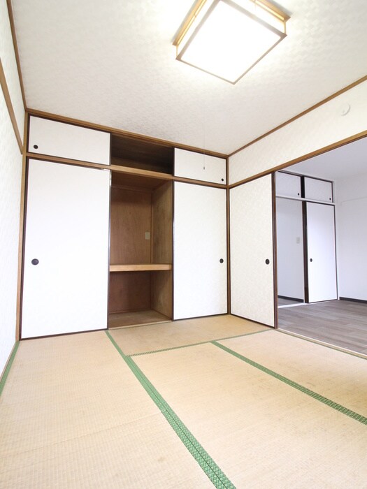 物件内観写真8　(居室)