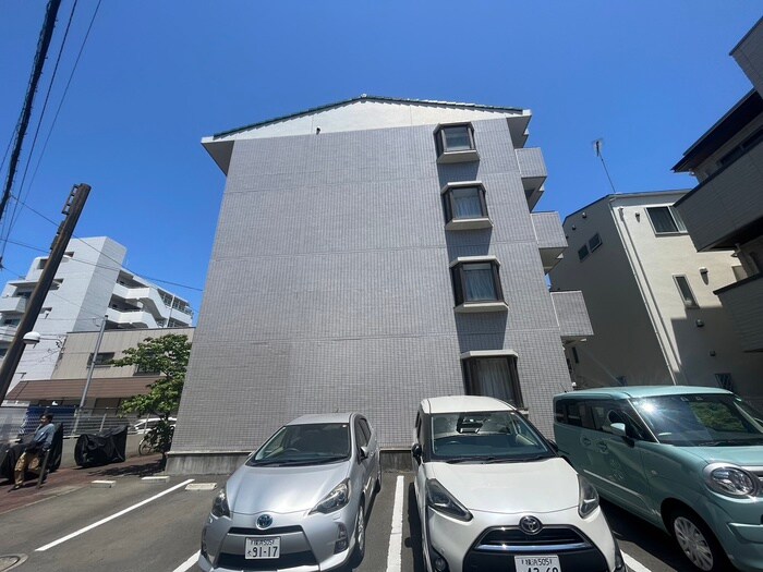 物件外観写真4　(駐車場)