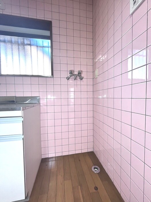 物件内観写真12　(洗濯機置場)