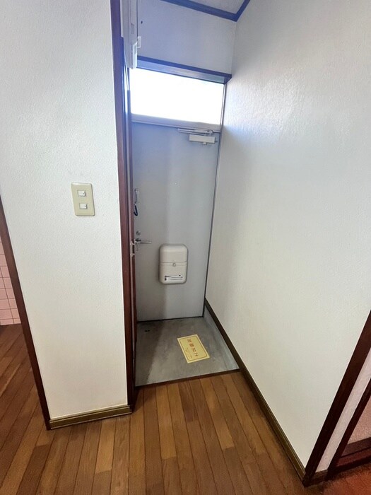 物件内観写真21　(玄関)