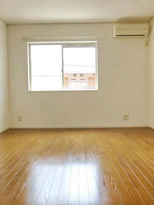 物件内観写真4　(居室)