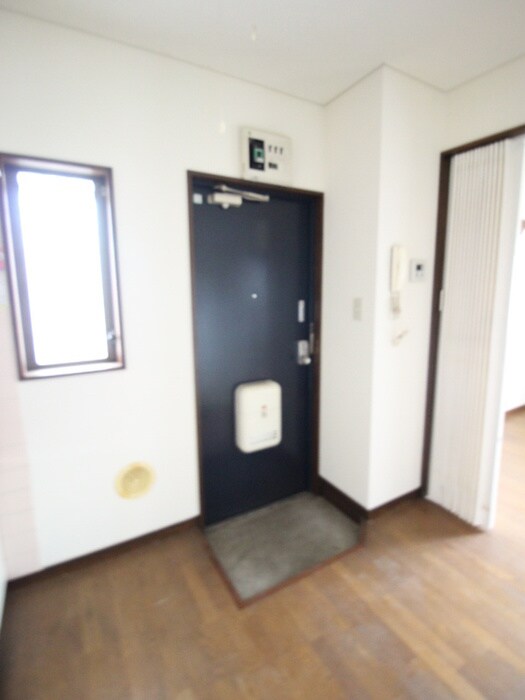 物件内観写真19　(玄関)