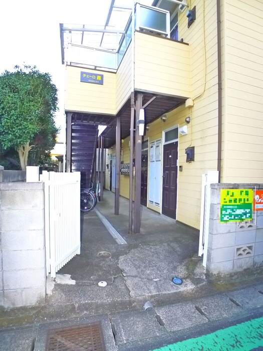 物件外観写真6　(エントランス部分)