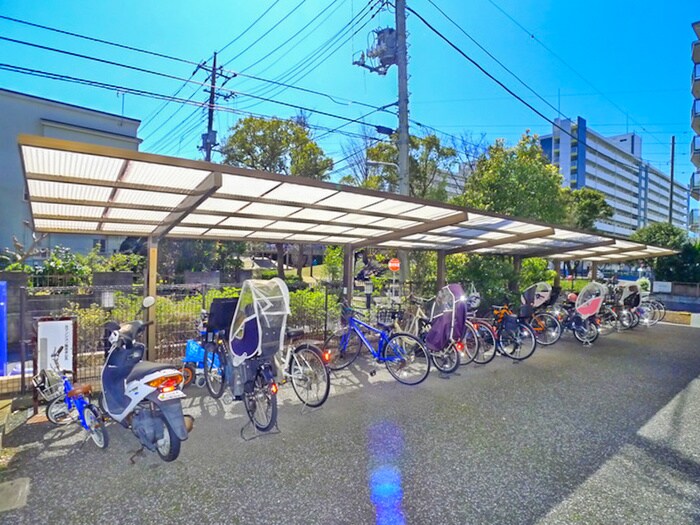 物件外観写真6　(駐輪場)