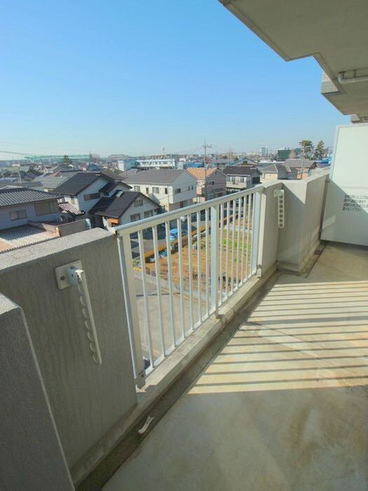 物件内観写真12　(室内からの展望)