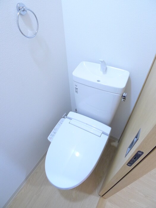 物件内観写真9　(トイレ)