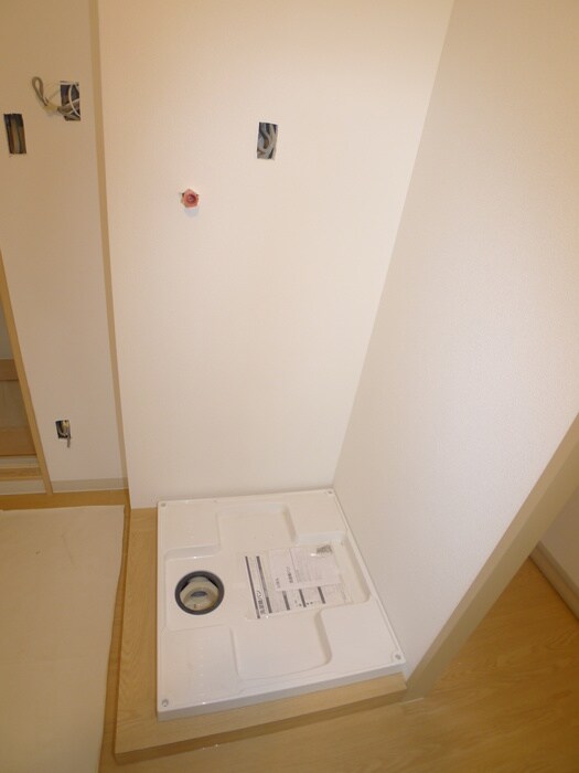 物件内観写真13　(洗濯機置場)